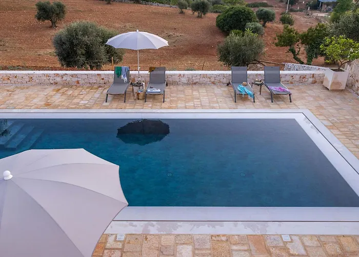 Traditional Puglian Trullo أوستوني