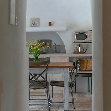 Traditional Puglian Trullo Ferienhaus Ostuni