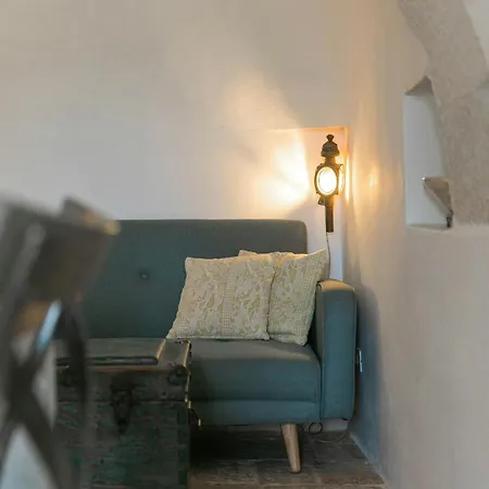 펜션 Traditional Puglian Trullo 오스투니