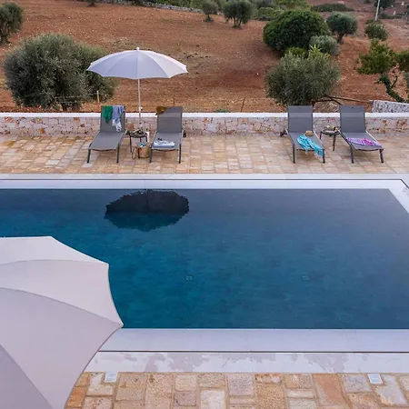 Traditional Puglian Trullo Ostuni