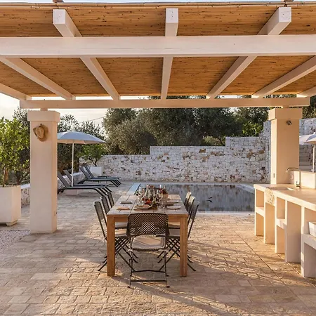 בית נופש Traditional Puglian Trullo *